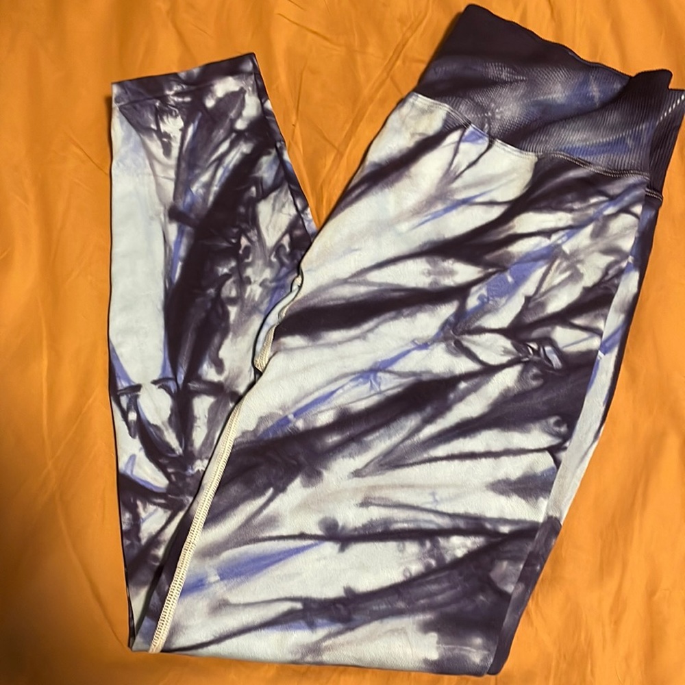 VS Pink tie dye leggings